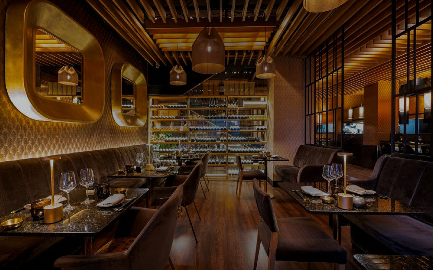 007 RESTAURANT
